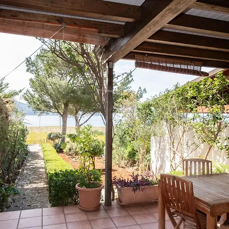Casa Ponente Con Vista Mare A Holiday home Macari