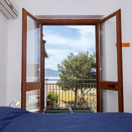 Casa Ponente Con Vista Mare A Holiday home